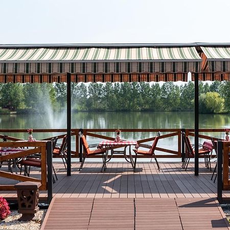 Hotel Bibic Es Tueskevar Etterem Es Horgaszto Nyíregyháza المظهر الخارجي الصورة