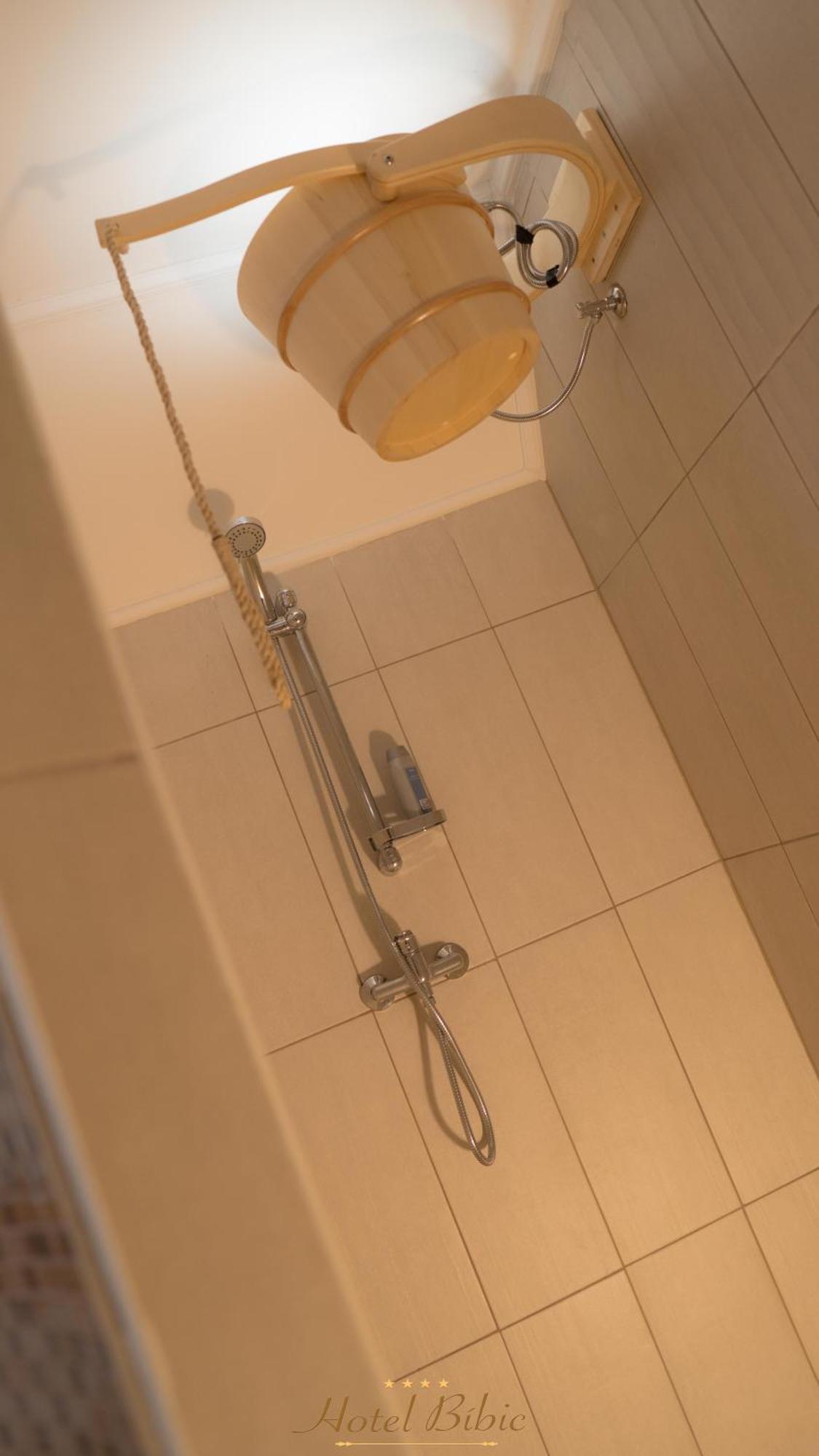 Hotel Bibic Es Tueskevar Etterem Es Horgaszto Nyíregyháza المظهر الخارجي الصورة