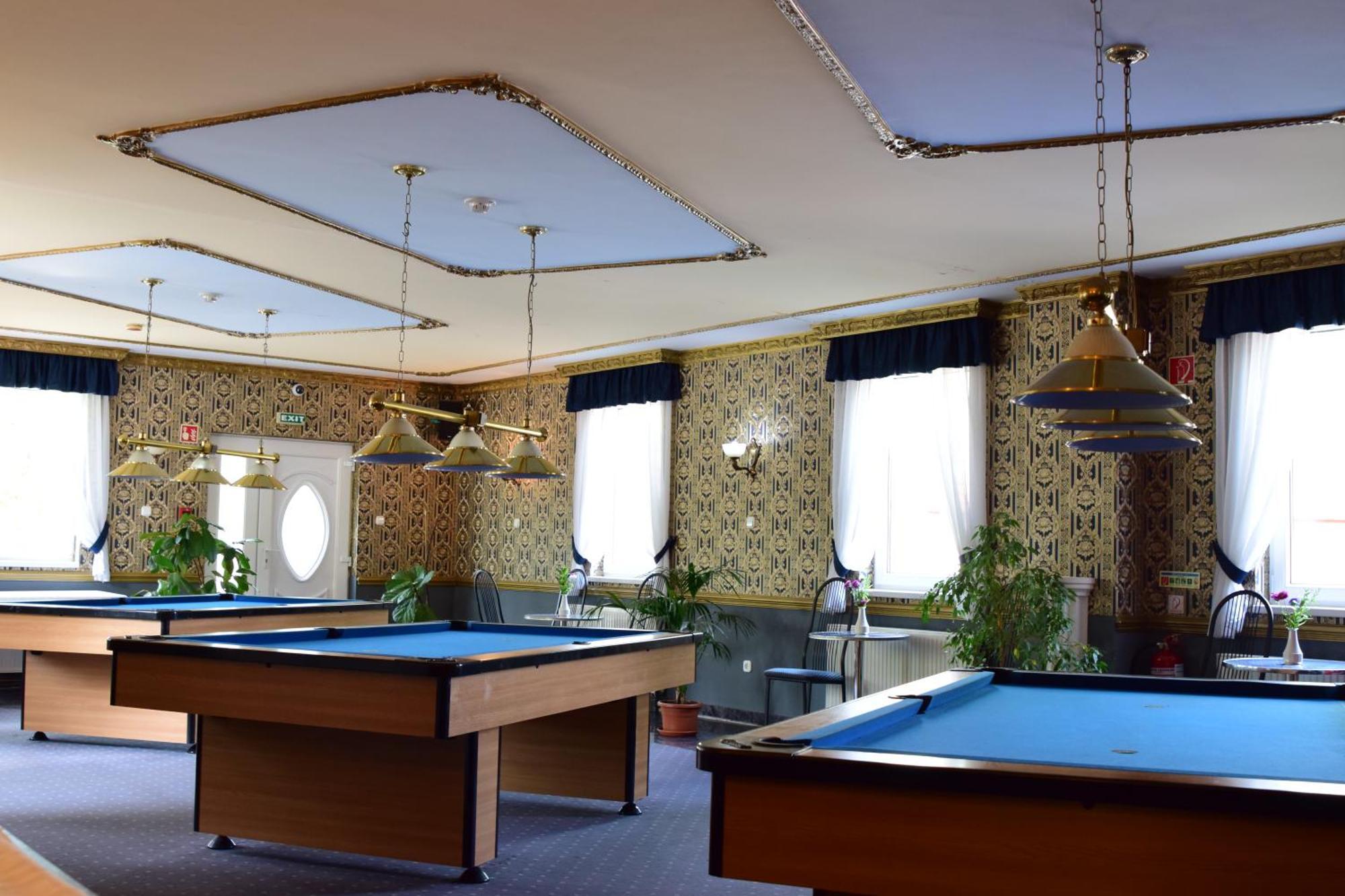 Hotel Bibic Es Tueskevar Etterem Es Horgaszto Nyíregyháza المظهر الخارجي الصورة