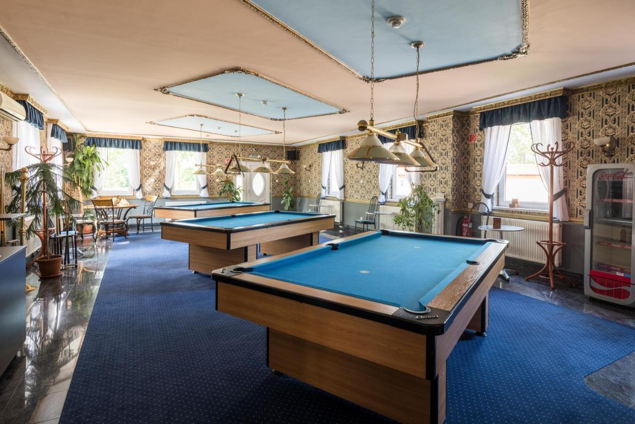 Hotel Bibic Es Tueskevar Etterem Es Horgaszto Nyíregyháza المظهر الخارجي الصورة