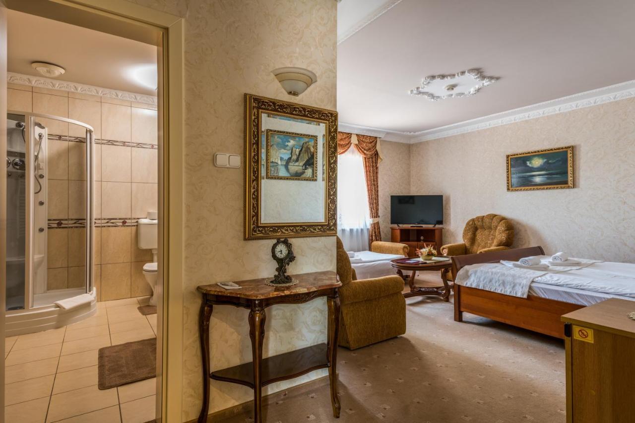 Hotel Bibic Es Tueskevar Etterem Es Horgaszto Nyíregyháza المظهر الخارجي الصورة