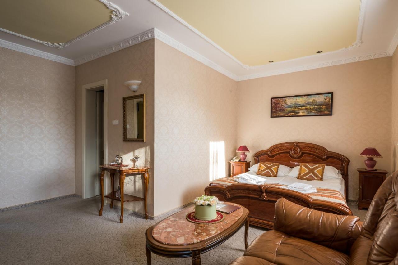 Hotel Bibic Es Tueskevar Etterem Es Horgaszto Nyíregyháza المظهر الخارجي الصورة