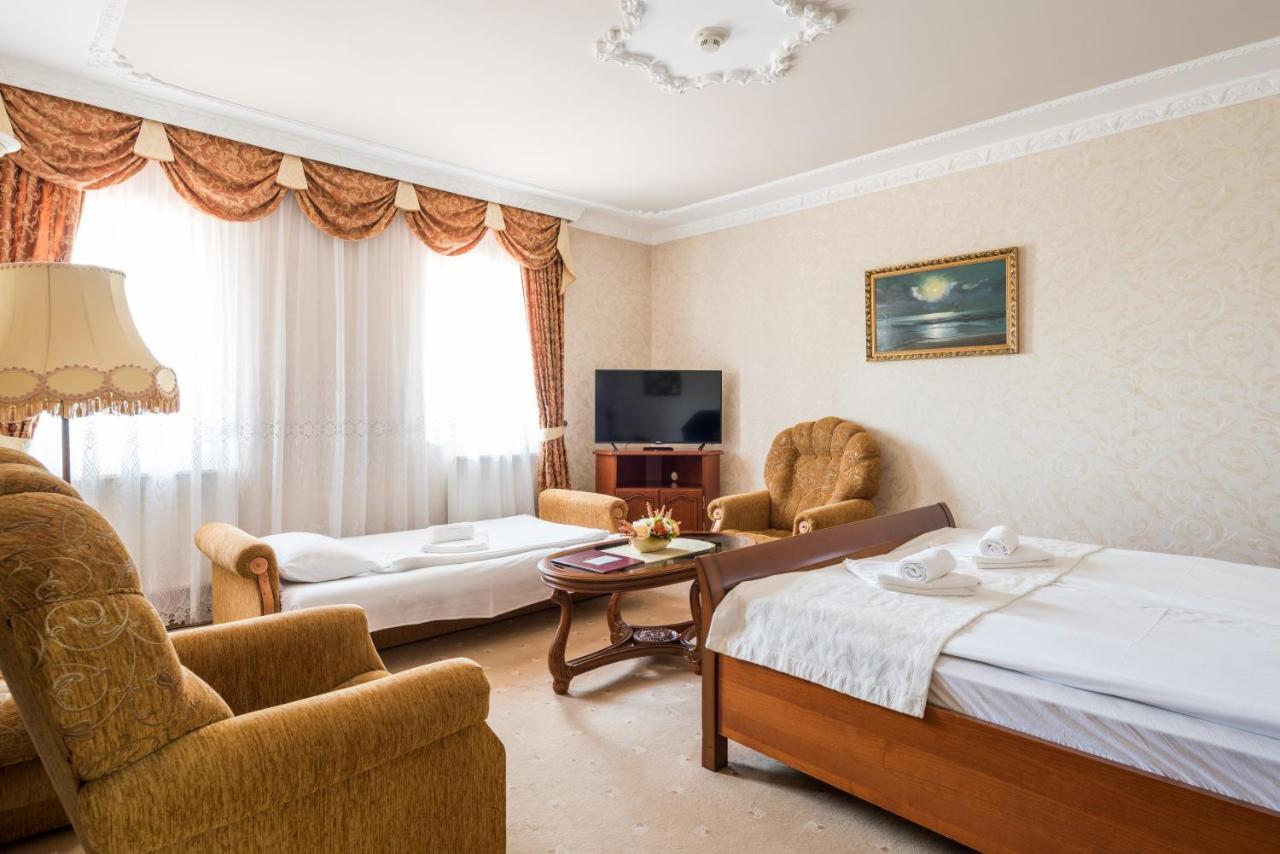 Hotel Bibic Es Tueskevar Etterem Es Horgaszto Nyíregyháza المظهر الخارجي الصورة