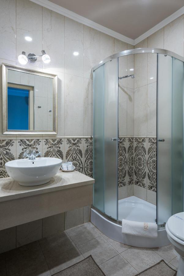 Hotel Bibic Es Tueskevar Etterem Es Horgaszto Nyíregyháza المظهر الخارجي الصورة