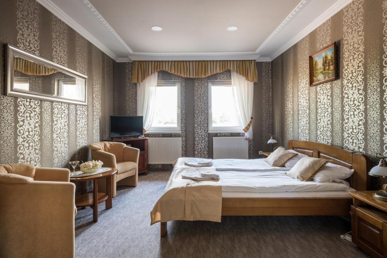 Hotel Bibic Es Tueskevar Etterem Es Horgaszto Nyíregyháza المظهر الخارجي الصورة